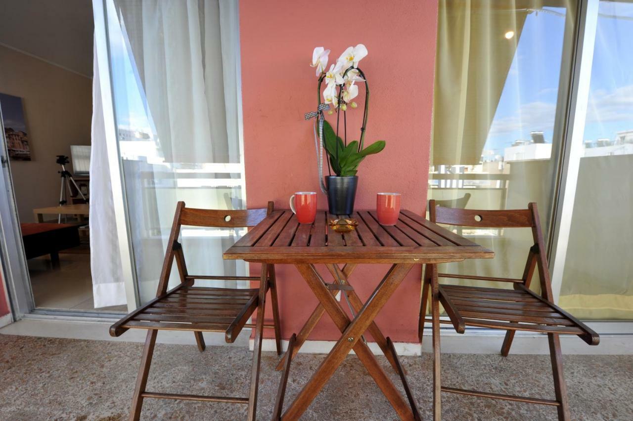 Apartment Near Stavros Niarchos Park & Acropolis Athen Eksteriør billede